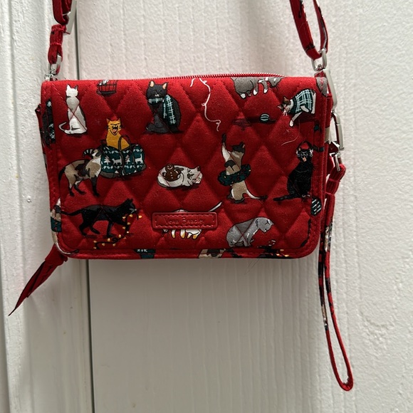 VERA BRADLEY HOLIDAY CATS- RFID All In One Crossbody Wallet - Picture 2 of 6